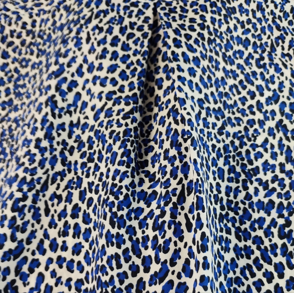 Juicy Couture Blue & White Cheetah print  Long Sleeve Blouse Top EUC - Picture 8 of 9